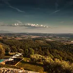 Κατάλυμα σε φάρμα Castello La Leccia *